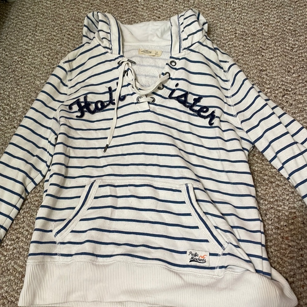 hollister sweater